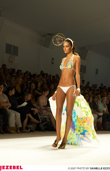 Illustration for article titled Gottex Spring/Summer '08 Show & Scene